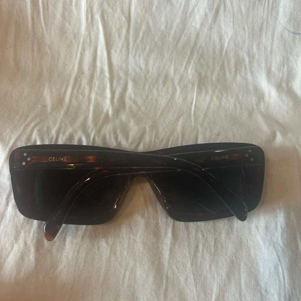 NEW CELINE CL40259I 52N Havana Green Rectangle Unisex Sunglasses 57-12